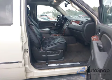 2013 Chevrolet Suburban 1500 Ltz z USA, uszkodzony, nr VIN 1GNSKKE79DR343662